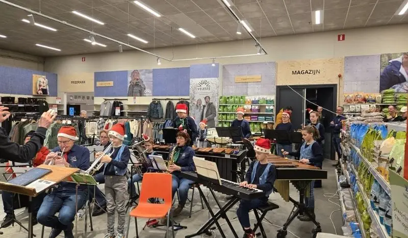Jonge talenten Fanfare St. Nicasius brengen kerstsfeer bij Welkoop